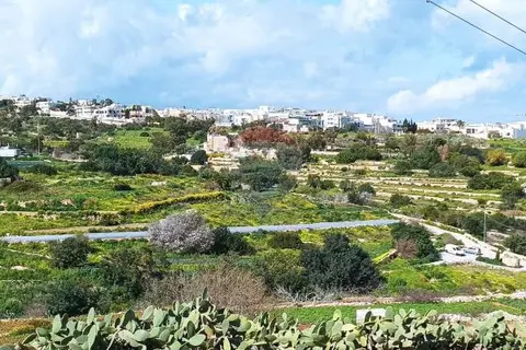 2 bedroom Maisonette to rent in San Gwann