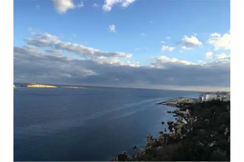 2 bedroom Penthouse to rent in St Paul's Bay