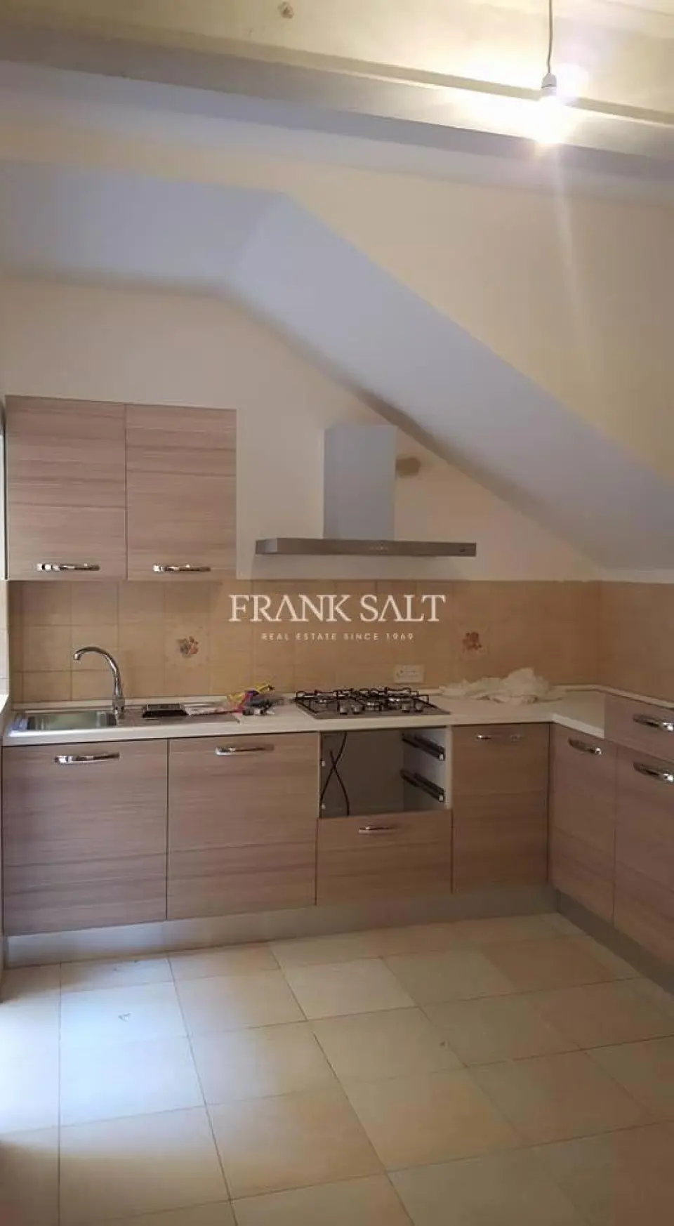 San Gwann, Elevated Maisonette