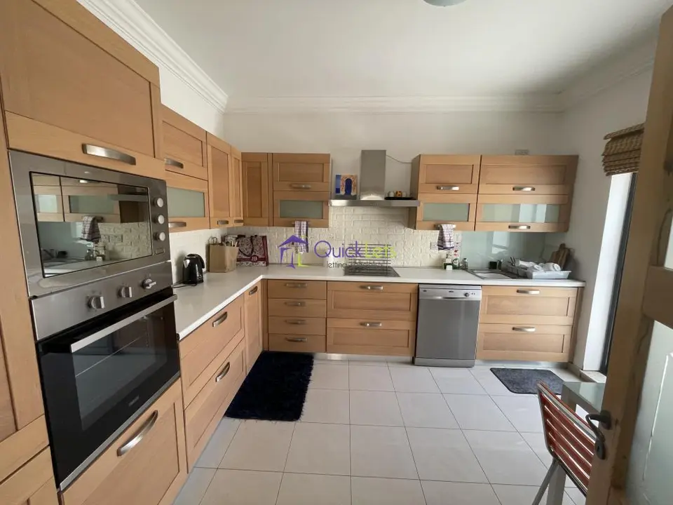 3 bedroom Penthouse to rent in Sliema