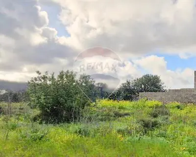 Farmhouse for sale in Naxxar