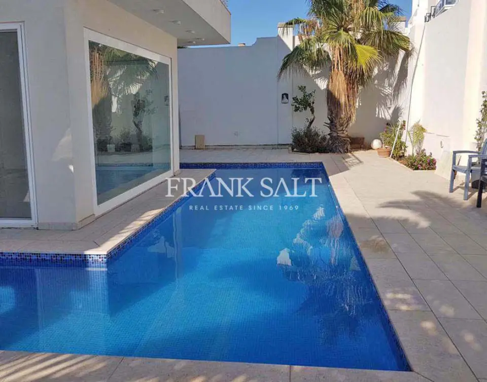 Madliena, Furnished Villa