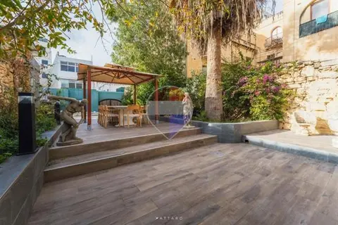10 bedroom House of Character to rent in St Julian's
