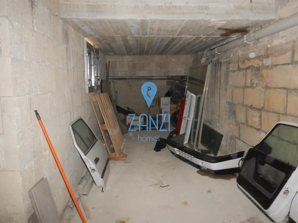 Garage/Parking Space for sale in Hamrun