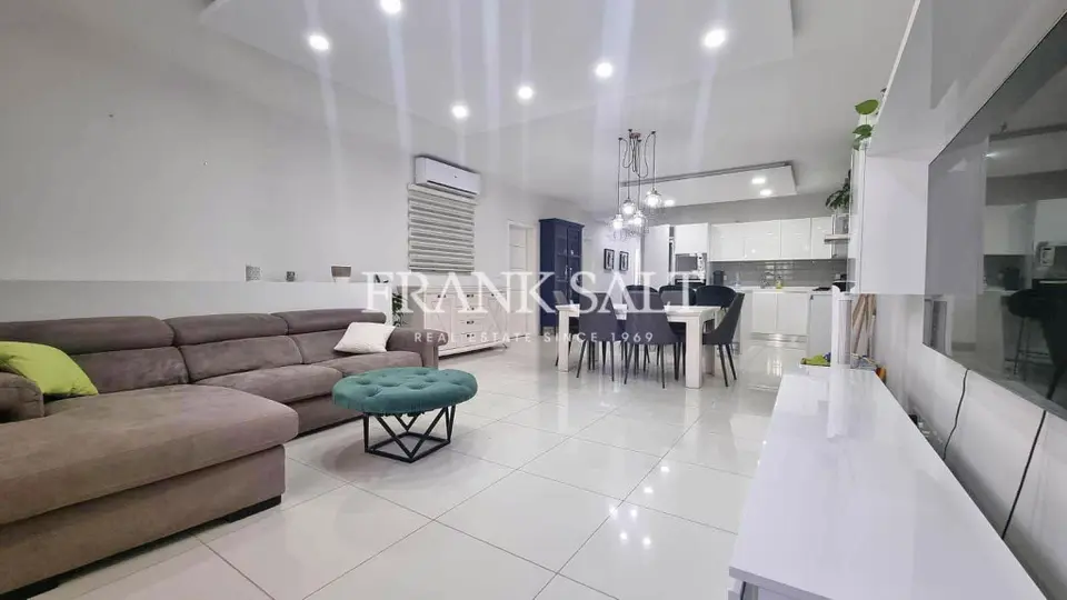 Swieqi, Furnished Maisonette