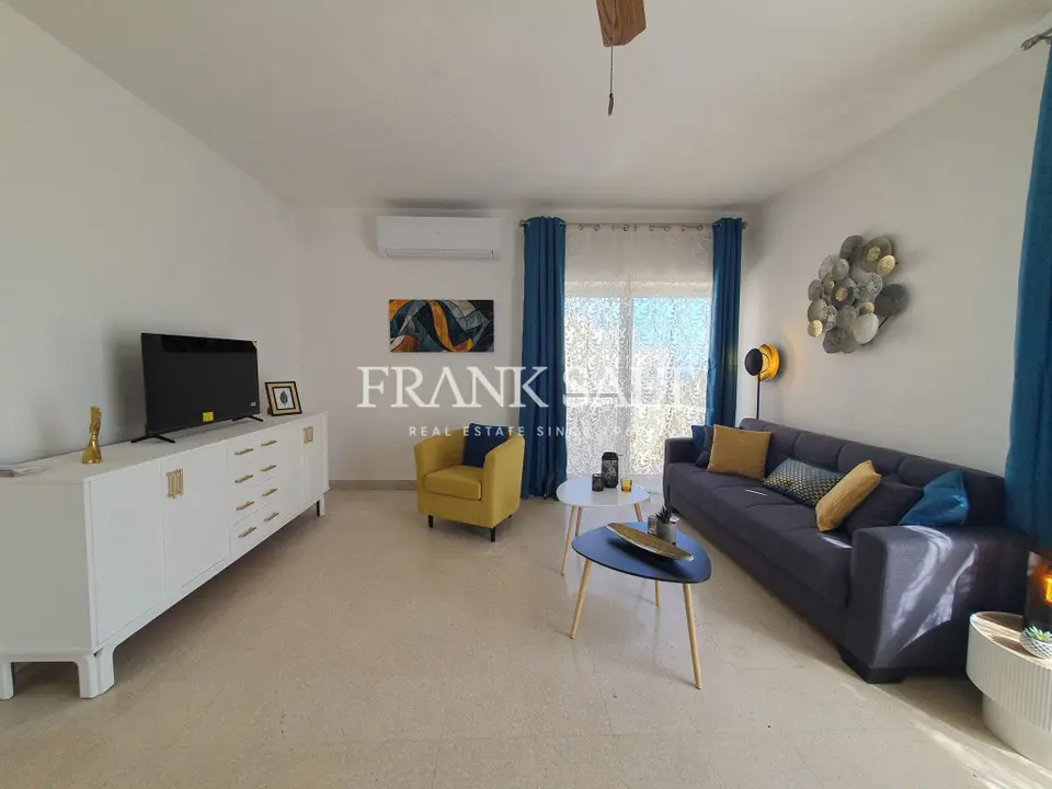 Marsascala, Apartment