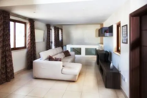 3 bedroom Maisonette Duplex to rent in Balzan