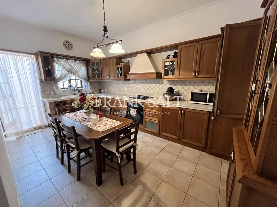 Zurrieq, Furnished Maisonette