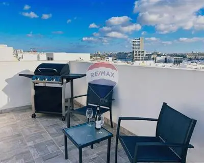 Penthouse to rent in Gzira