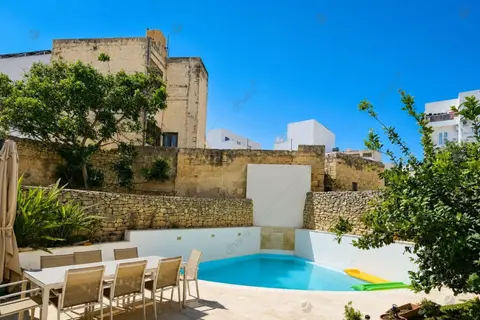 5 Bedroom House of Character For Sale in Zebbug