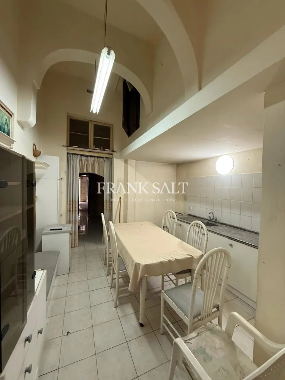 Victoria Unconverted Townhouse