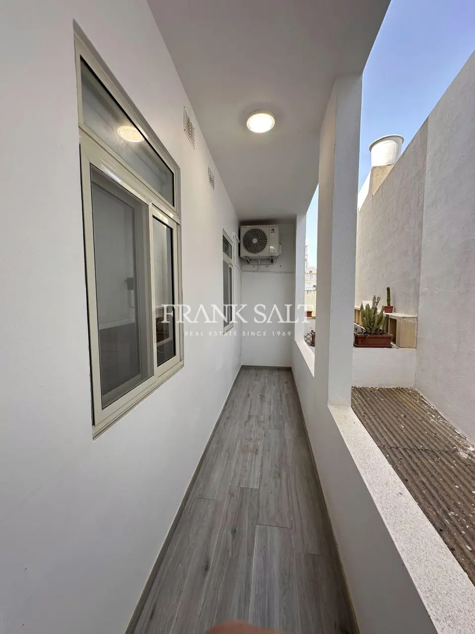 Bahar ic-Caghaq Furnished Apartment