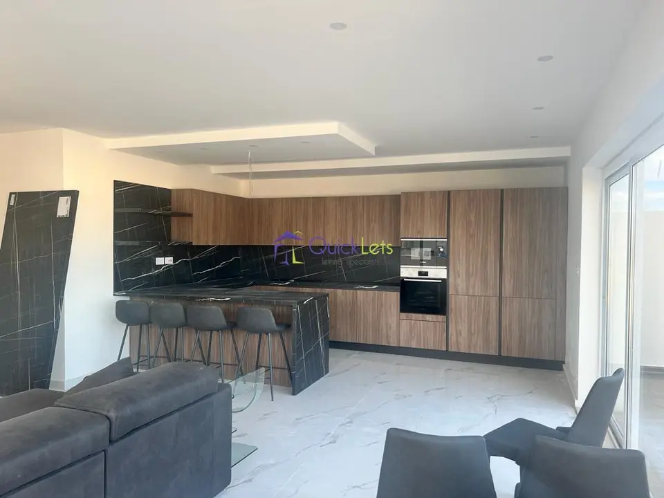 2 bedroom Penthouse to rent in Swieqi