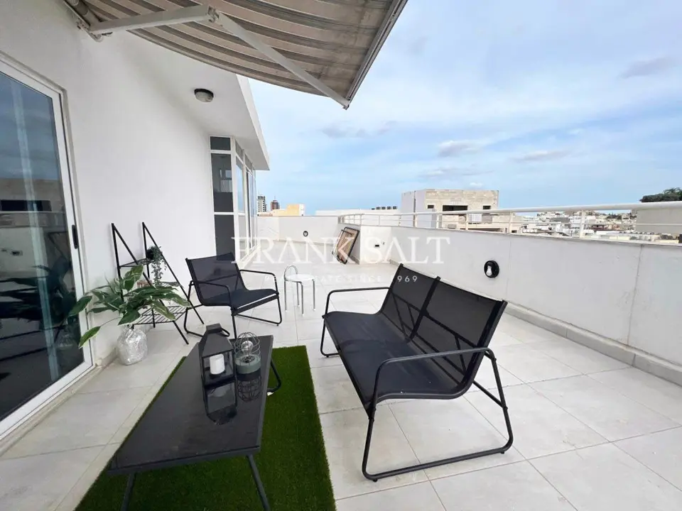 Swieqi, Furnished duplex Penthouse