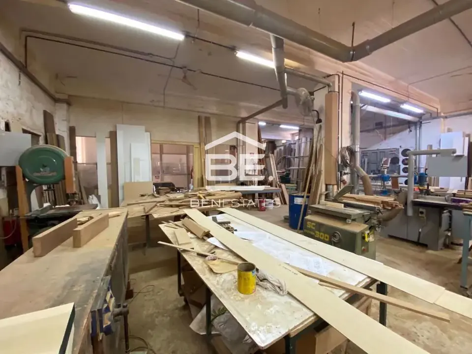 Commercial for sale in Maghtab