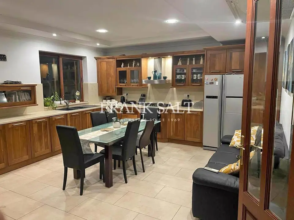 Siggiewi, Furnished Terraced House