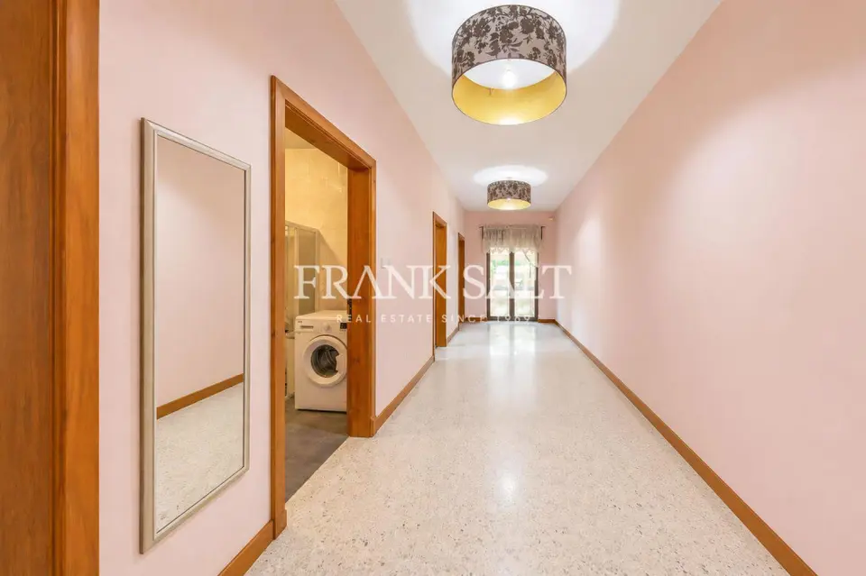 4 bedroom Apartment for sale in Marsascala