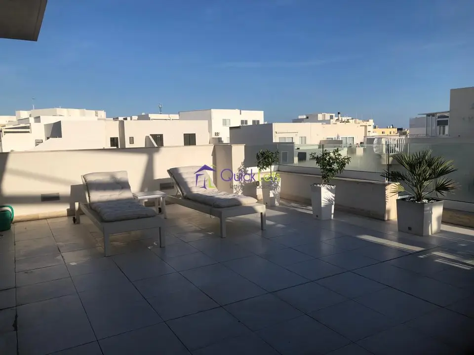 2 bedroom Penthouse to rent in Swieqi