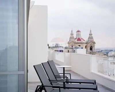4 bedroom Penthouse to rent in Sliema