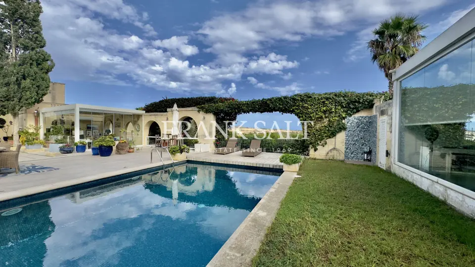 Burmarrad Converted Farmhouse