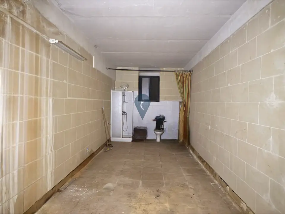 Garage/Parking Space for sale in Gozo - Qala