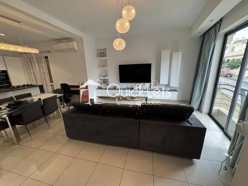 Duplex 3 chambres à louer à Marsaskala