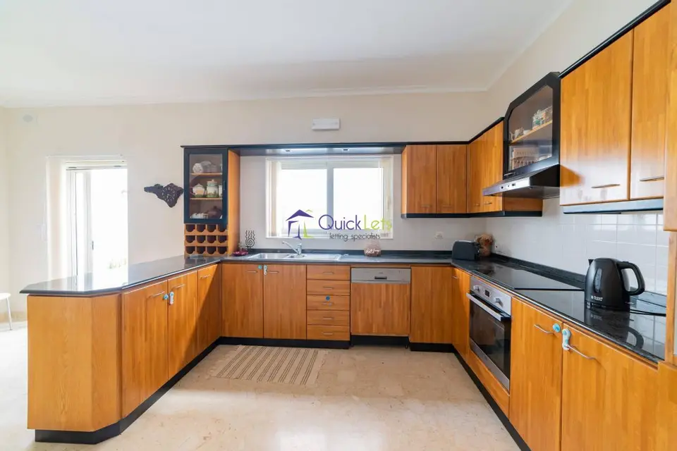 3 bedroom Terraced House to rent in Pembroke