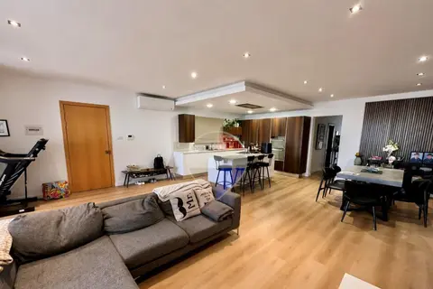 3 Bedroom Apartment For Sale in Mosta