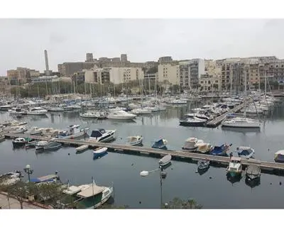 1 bedroom Penthouse to rent in Ta' Xbiex
