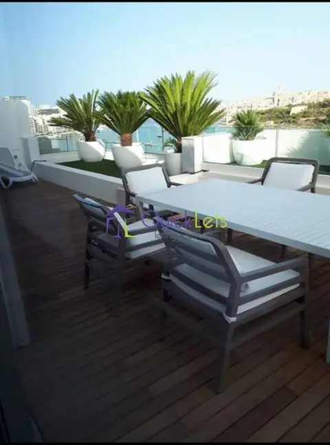 1 bedroom Penthouse to rent in Sliema