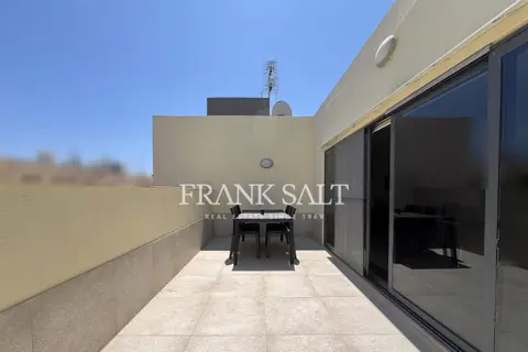 3 Bedroom Penthouse For Sale in Xghajra