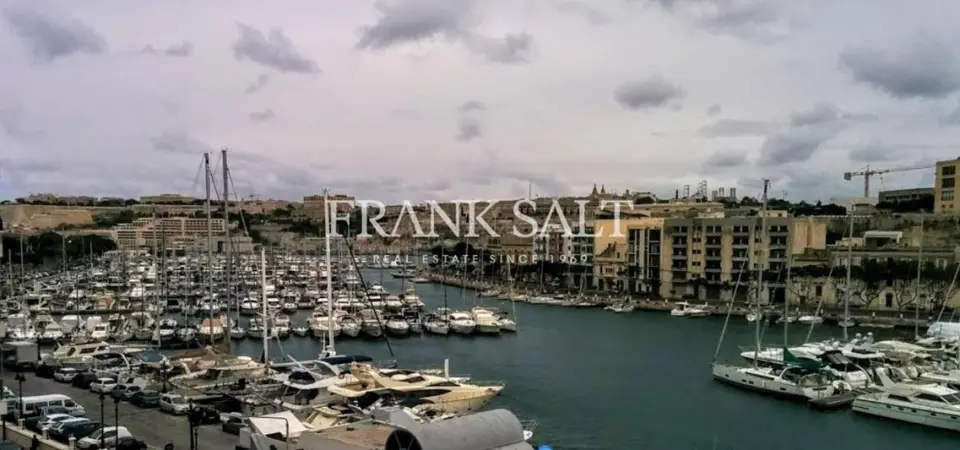 4 bedroom Apartment to rent in Ta' Xbiex