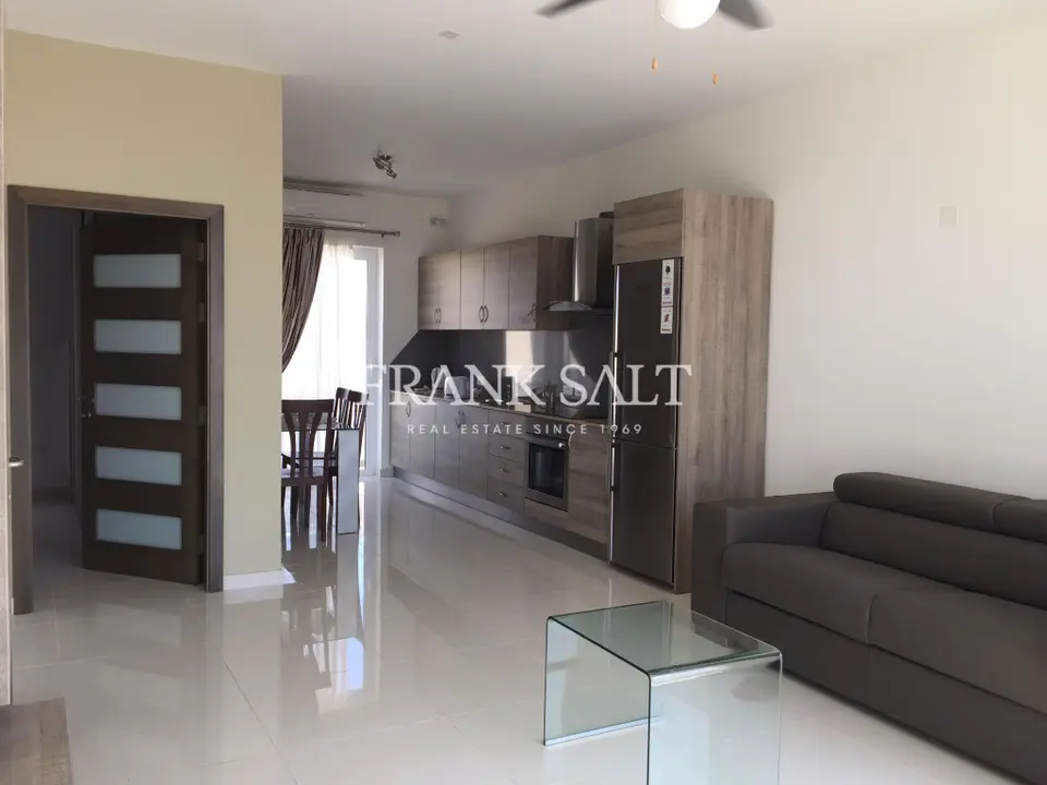 Naxxar, Furnished Penthouse
