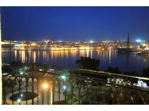 2 bedroom Penthouse to rent in Floriana