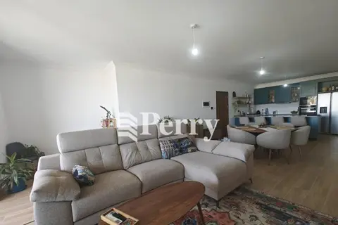 3 Bedroom Apartment For Sale in Iklin