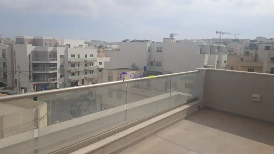 2 bedroom Penthouse to rent in Swieqi