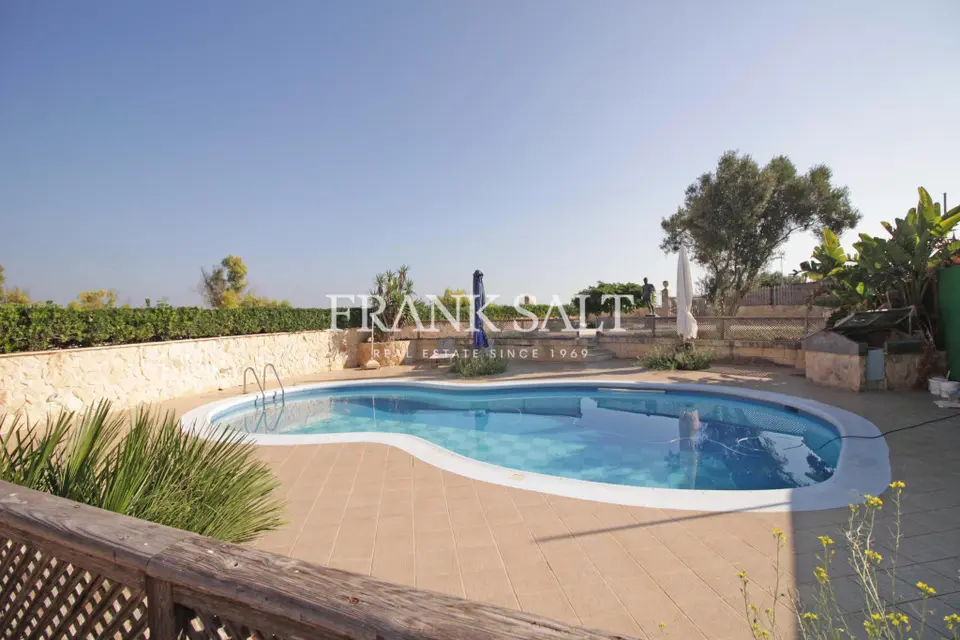 Xghajra, Converted Farmhouse