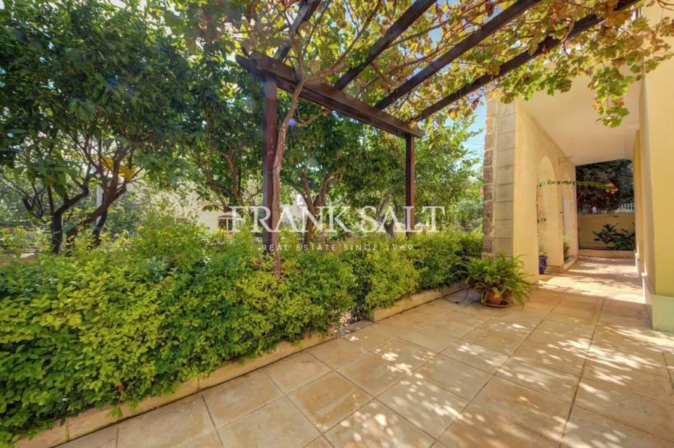 San Gwann, Detached Villa