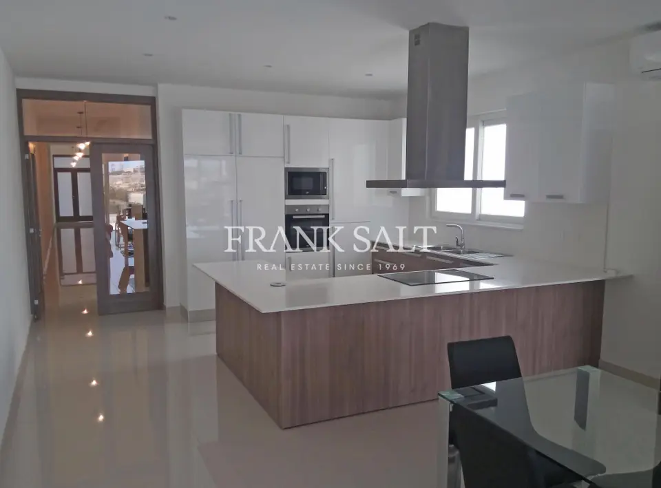 Sliema, Furnished Penthouse