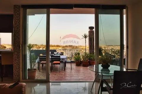 2 bedroom Penthouse to rent in Naxxar