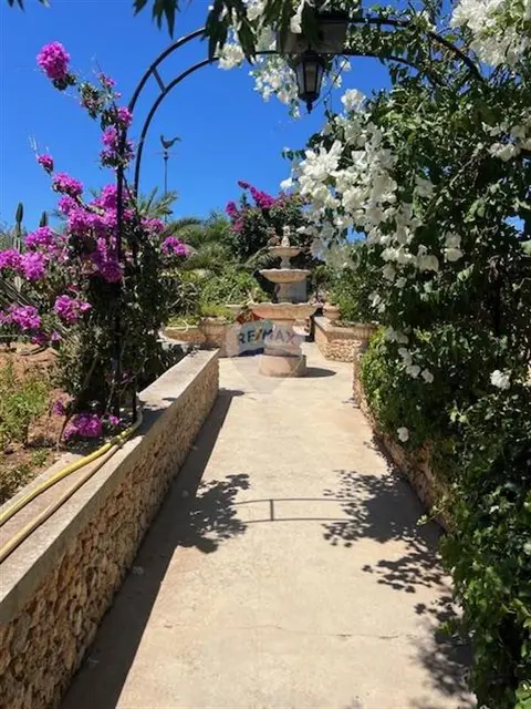 3 bedroom Farmhouse for sale in Dingli