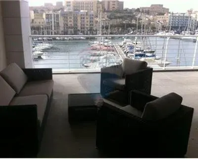 3 bedroom Apartment to rent in Ta' Xbiex