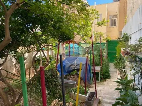 2 bedroom Maisonette for sale in Gzira