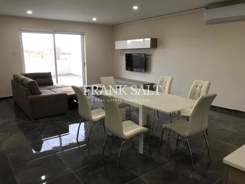 Qormi, Furnished Penthouse