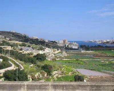 2 bedroom Penthouse to rent in St Paul's Bay