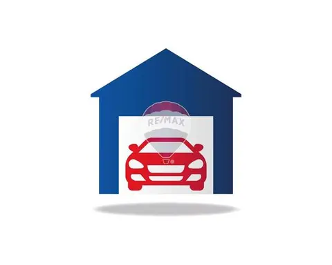 Garage (Residential) for sale in Paola