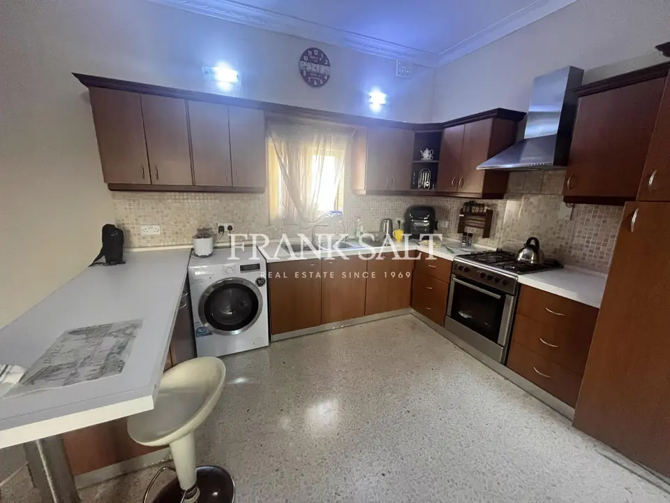 Fgura, Furnished Apartment