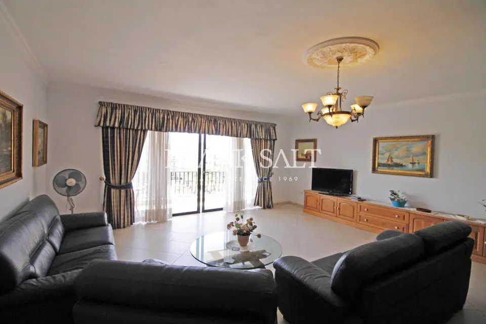 Qawra, Apartment
