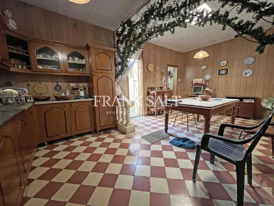 Santa Venera, Finished Solitary Maisonette