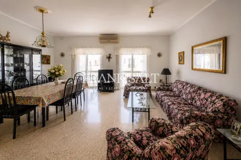 2 Bedroom Apartment For Sale in Marsascala